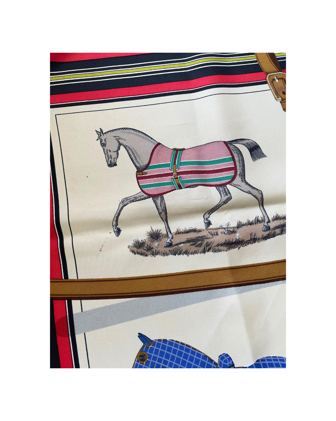 Carré Hermès 90 Couvertures et tenues de jour